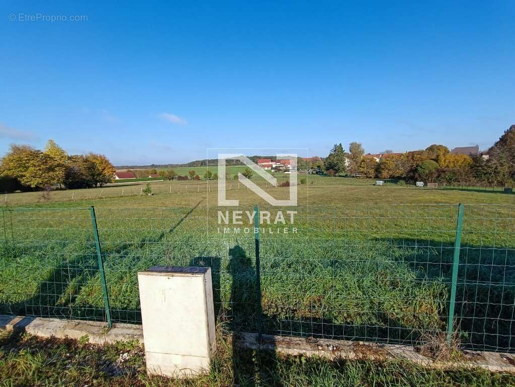 Terrain à AUXONNE