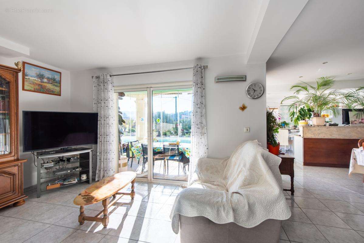 Maison à LA BOUILLADISSE