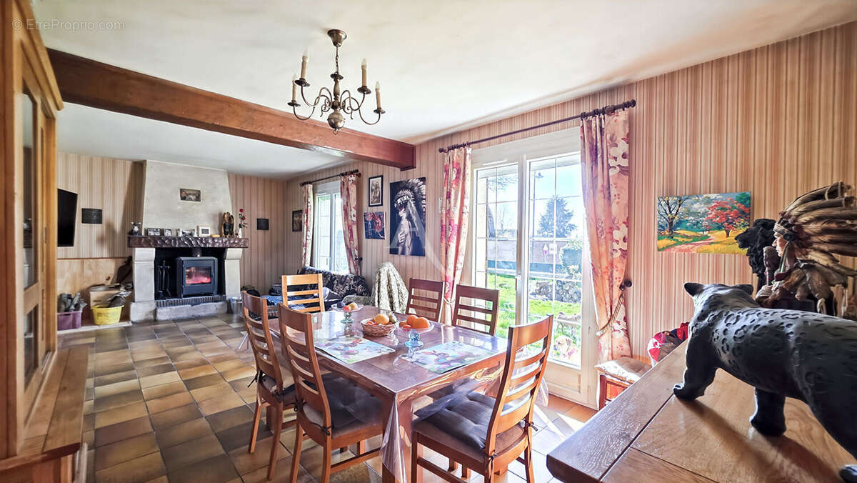 Maison à ETREPAGNY