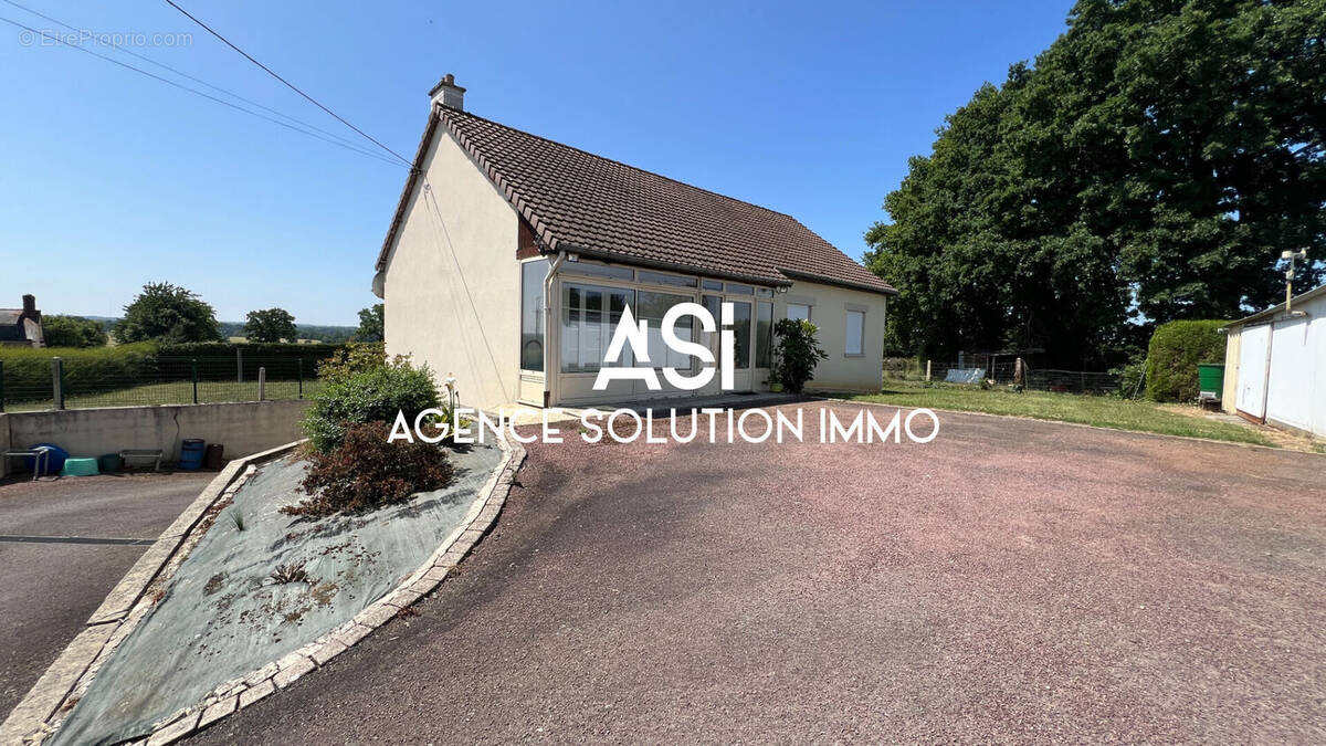 Maison à LOUPFOUGERES