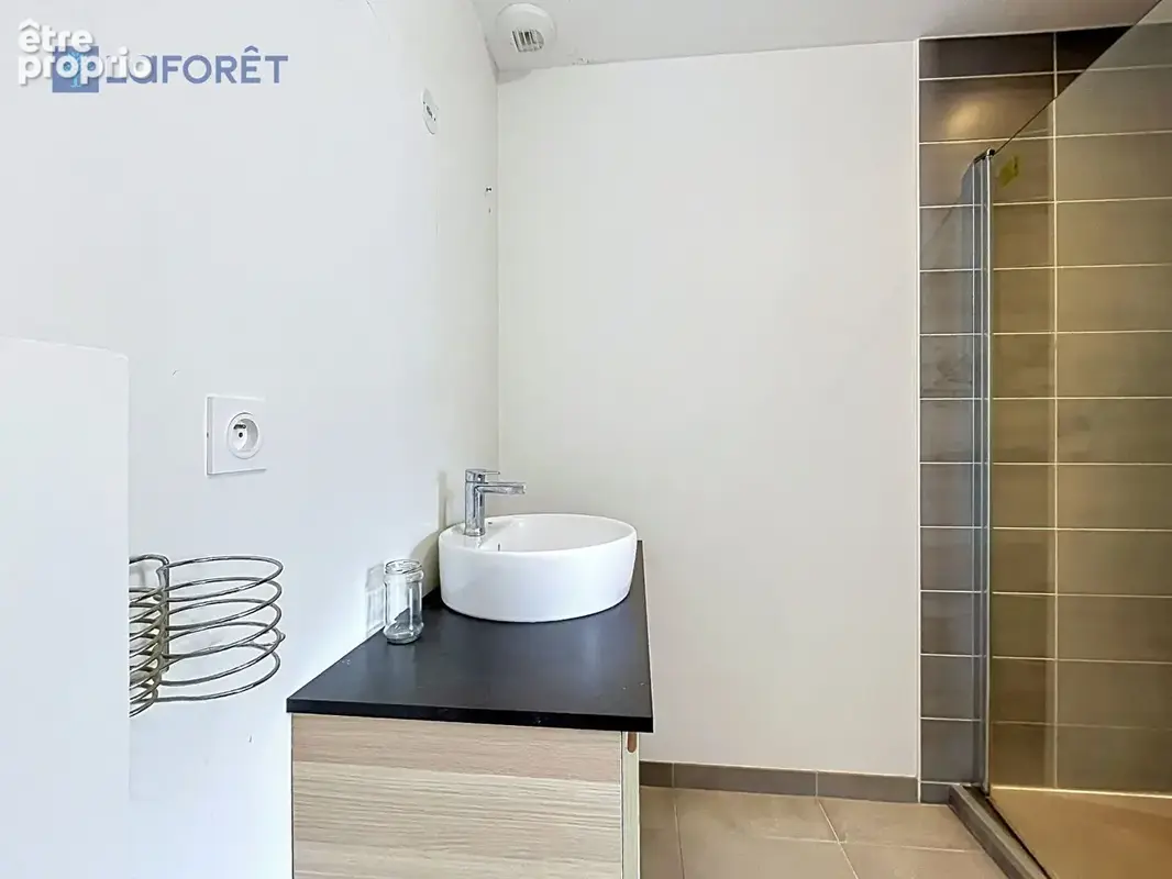 GUIDEL, jolie contemporaine lumineuse, proche du centre, 3ch et garage - photo 9