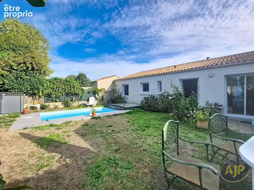 Maison avec Piscine à La Roche Sur Yon 4 pièce(s) 3 chambres 114 m2 - photo 5