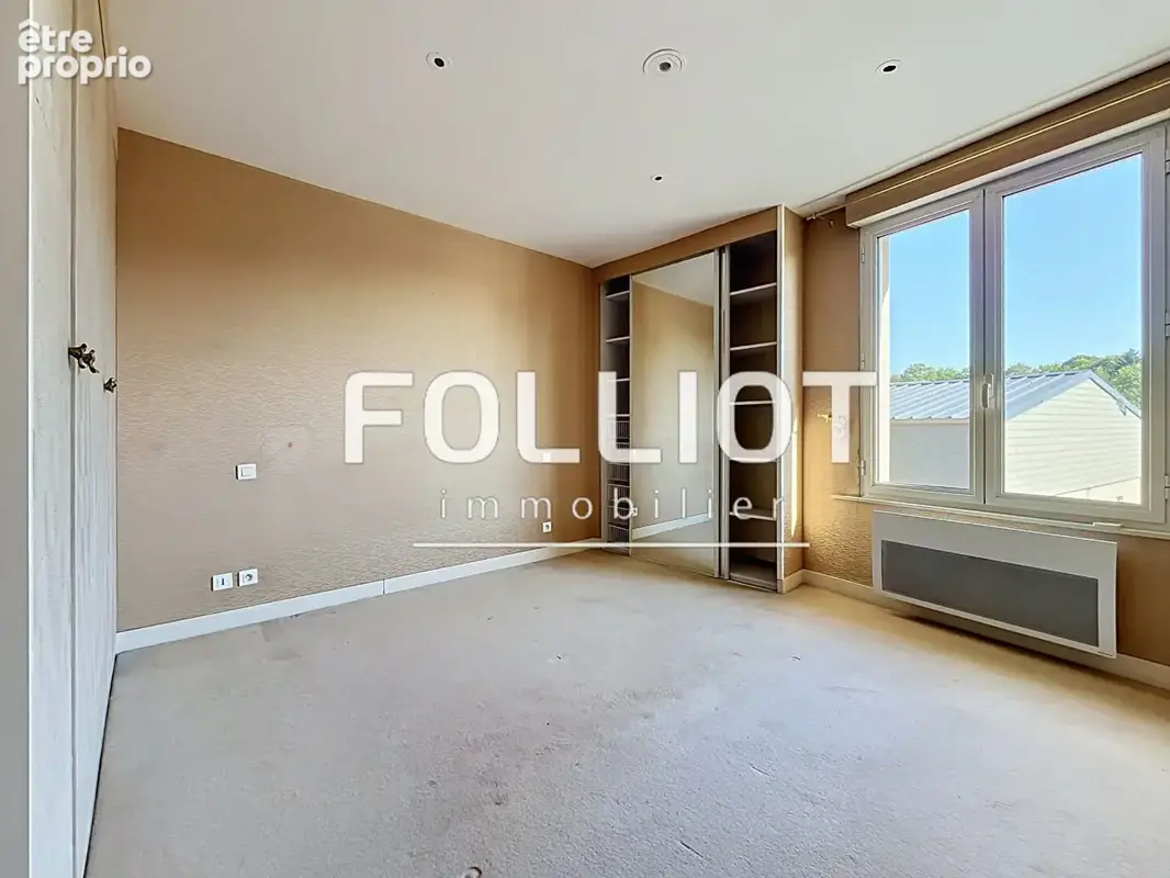 A VENDRE, Maison Saint Laurent De Cuves 153m2 avec grand garage - photo 9