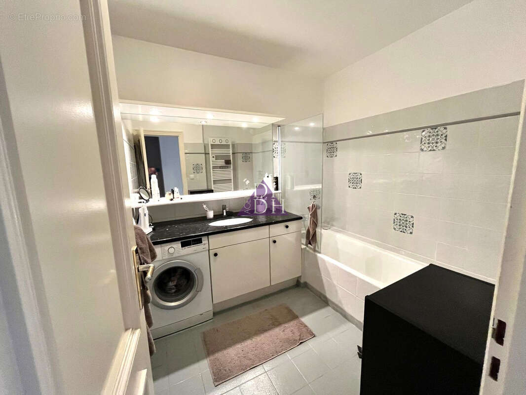 Appartement à CARQUEIRANNE