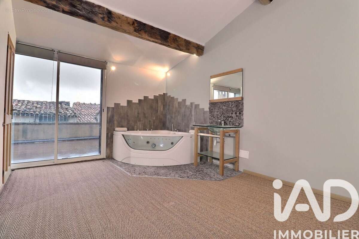 Maison 85 m² à Revest-Du-Bion  - photo 6