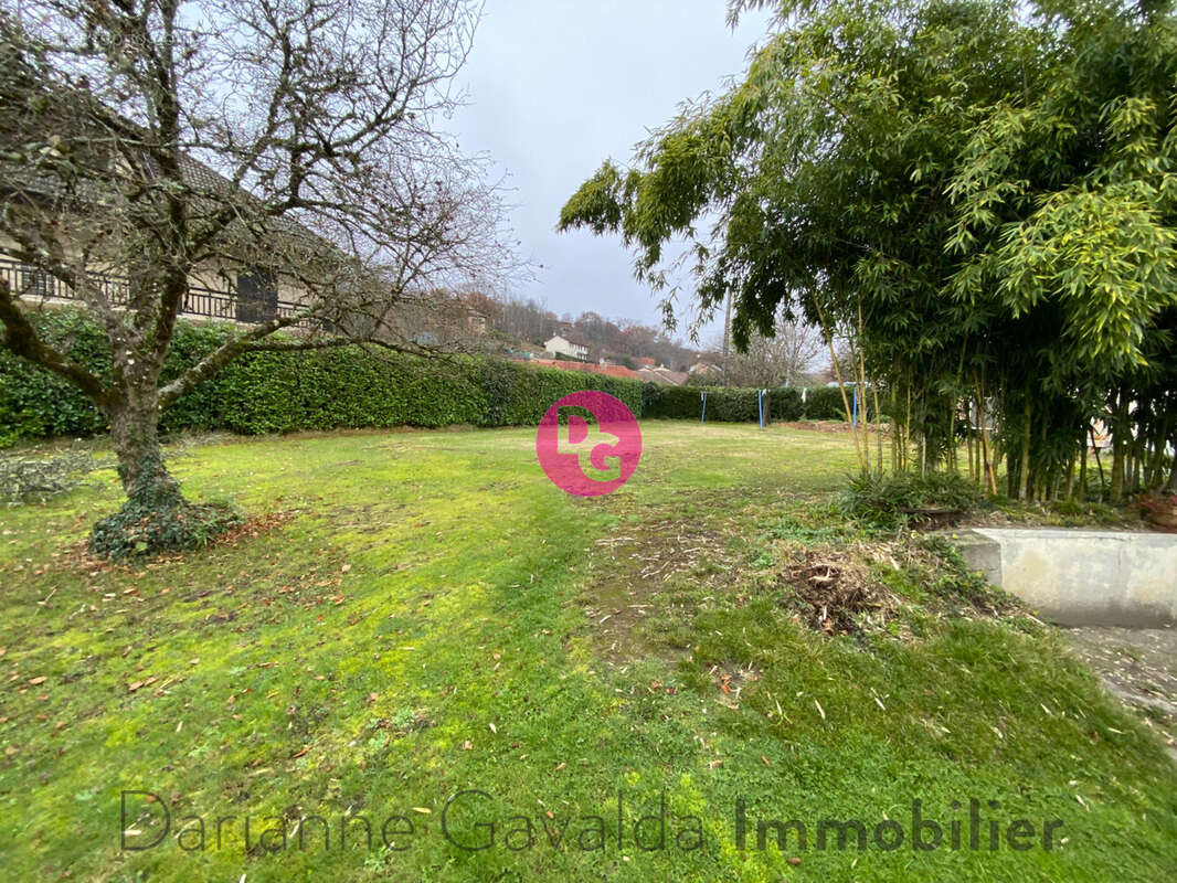 Maison à DECAZEVILLE