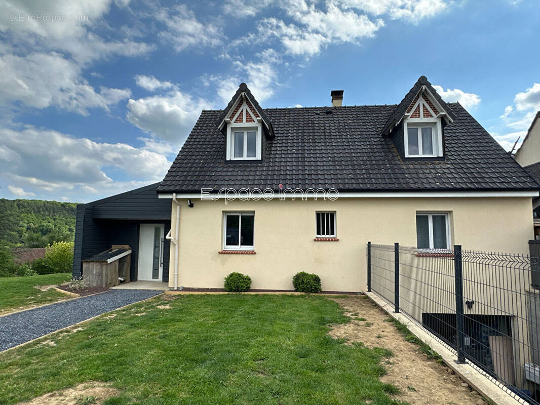 Maison à MALAUNAY