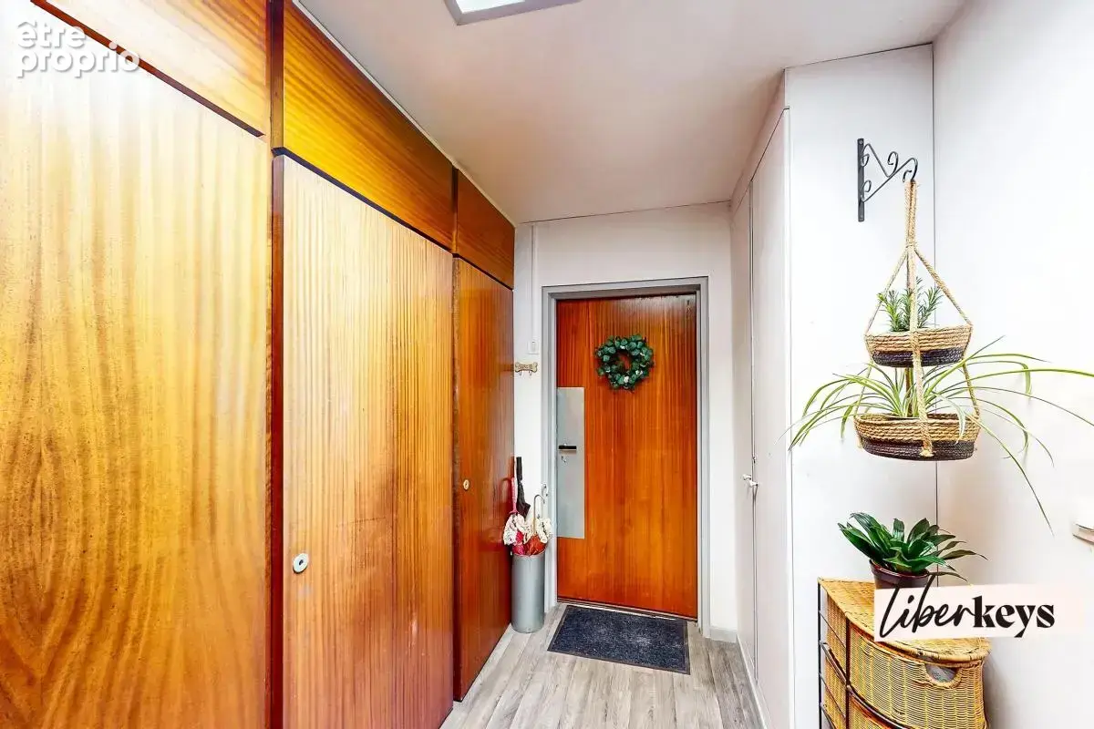 Tremblay-en-France - F2 48,89 m² - Entièrement rénové, dernier étage, balcon et vue dégagée - photo 10