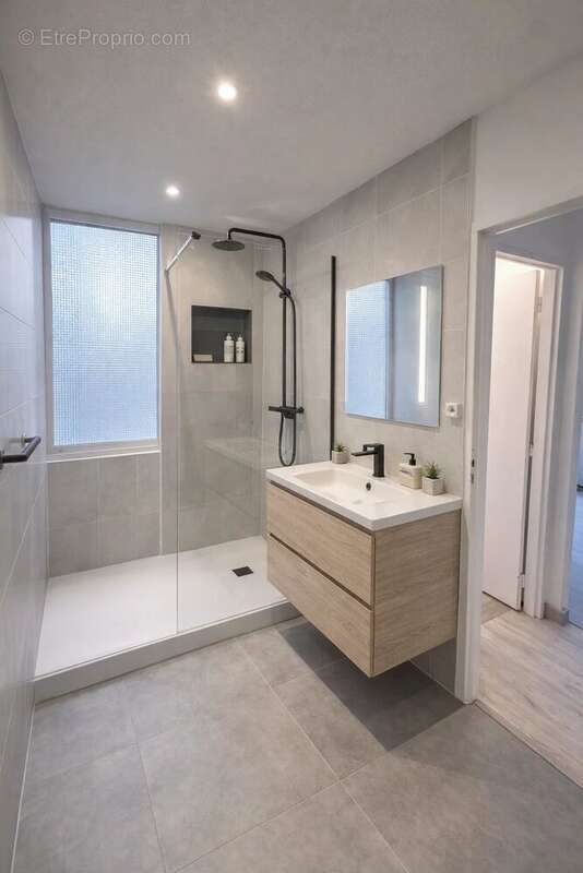 Appartement à BOUSSY-SAINT-ANTOINE
