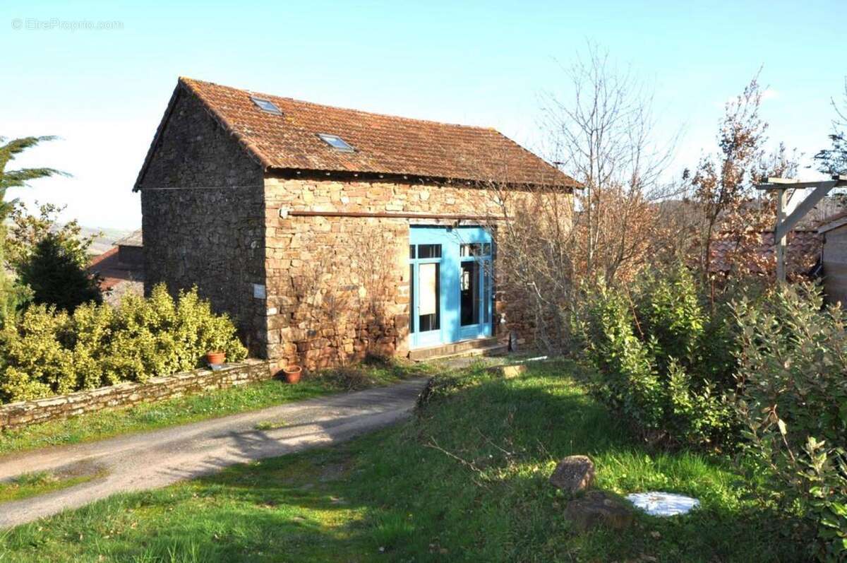 Maison à SAINT-SERNIN-SUR-RANCE