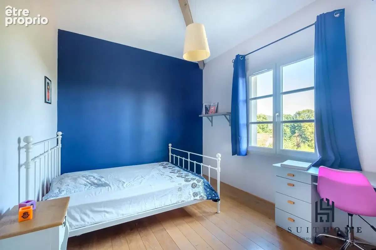 A vendre maison 175 m²  à Saint Romain Au Mont D Or, piscine et terrain clos et arboré - photo 16