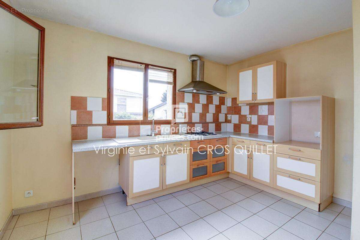 COTE PAVEE Maison T6 136 m2 grand garage 80 m² - photo 8