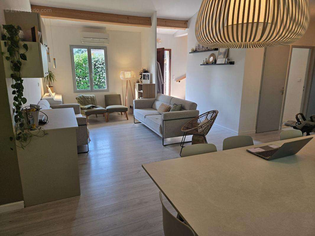 Maison à LA CALMETTE