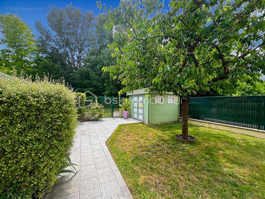 Maison à VIGNEUX-SUR-SEINE