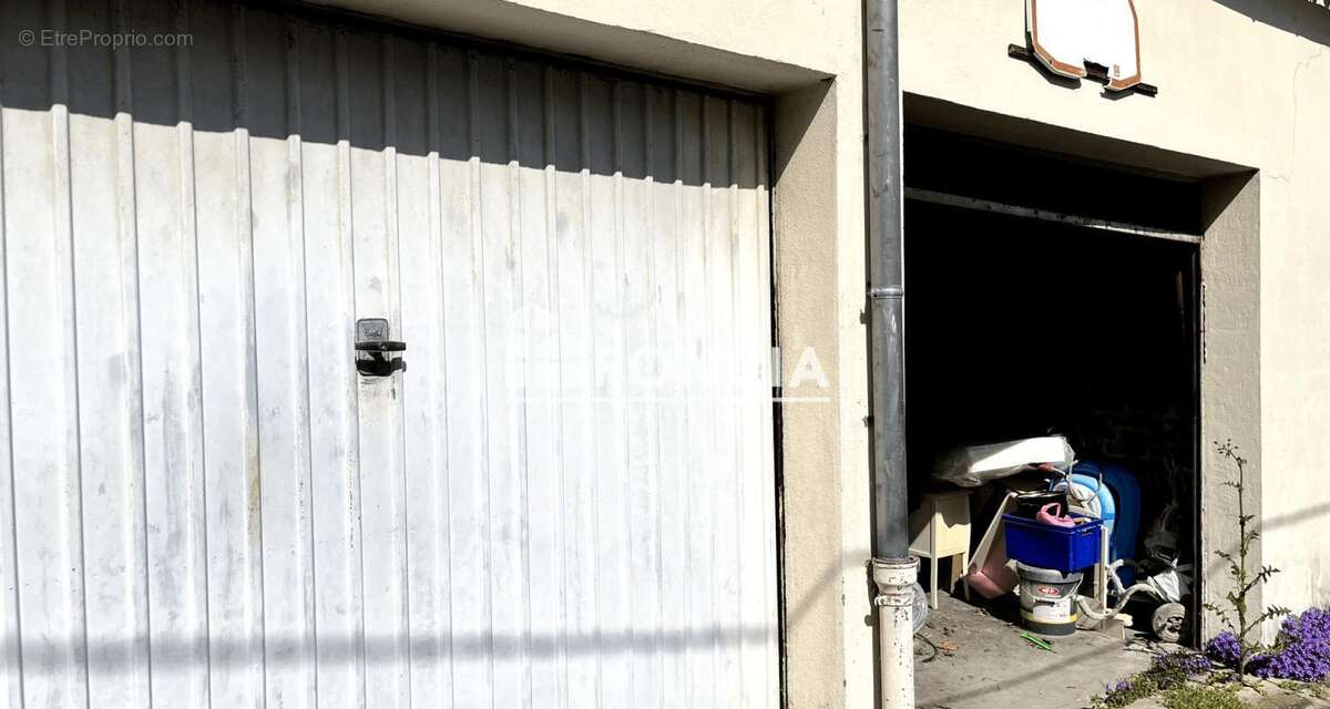 Parking à CROISSY-SUR-SEINE