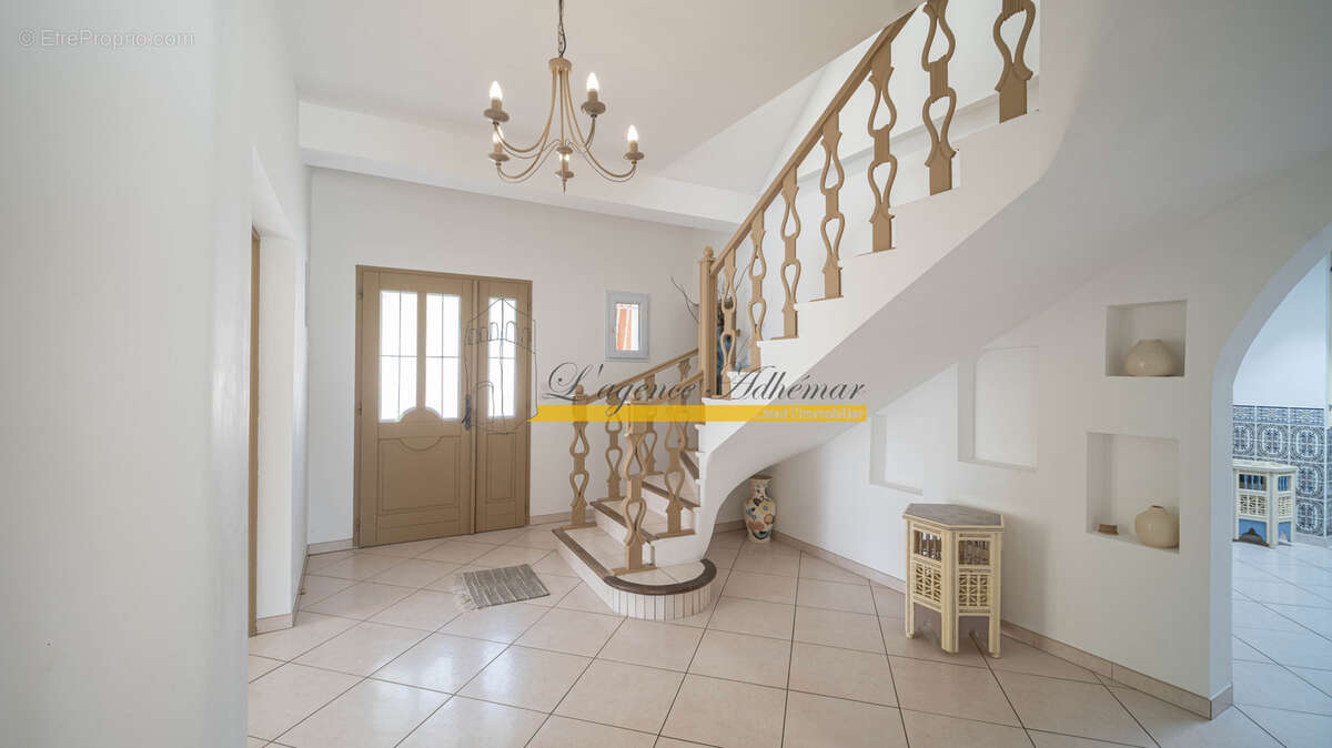 Maison à MONTELIMAR