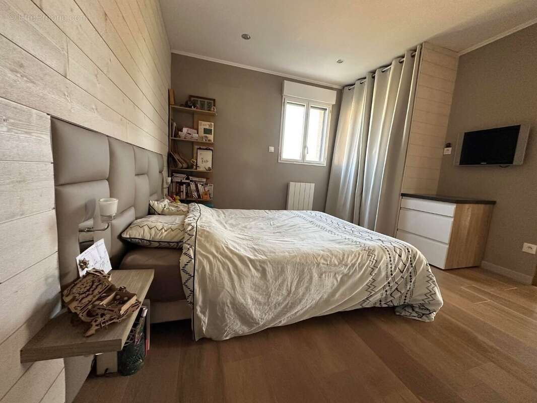 Maison à SAINT-LAMBERT-DU-LATTAY