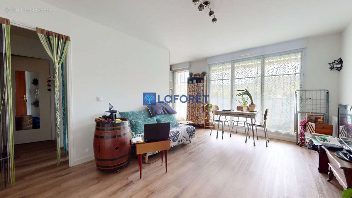Appartement à MORANGIS