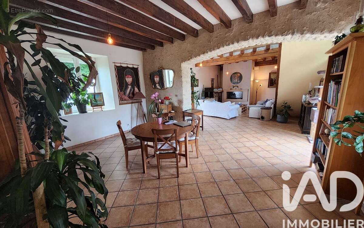 Maison 160 m² à Mulsans  - photo 3