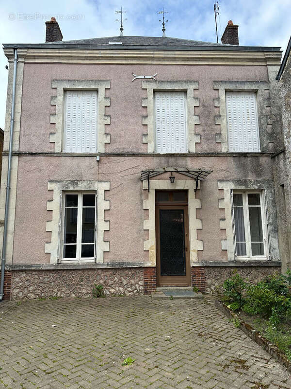 Maison à BELLOU-SUR-HUISNE