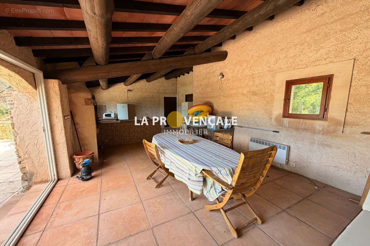 Maison à CHATEAUNEUF-LE-ROUGE