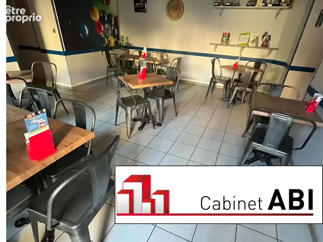 Photo Commerce à Longue-Jumelles au prix de 246 100€