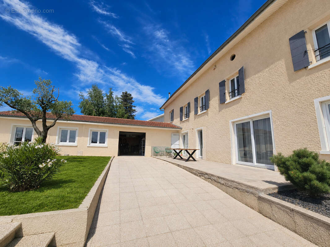 Maison rénovée 4ch - 193m2 - photo 2