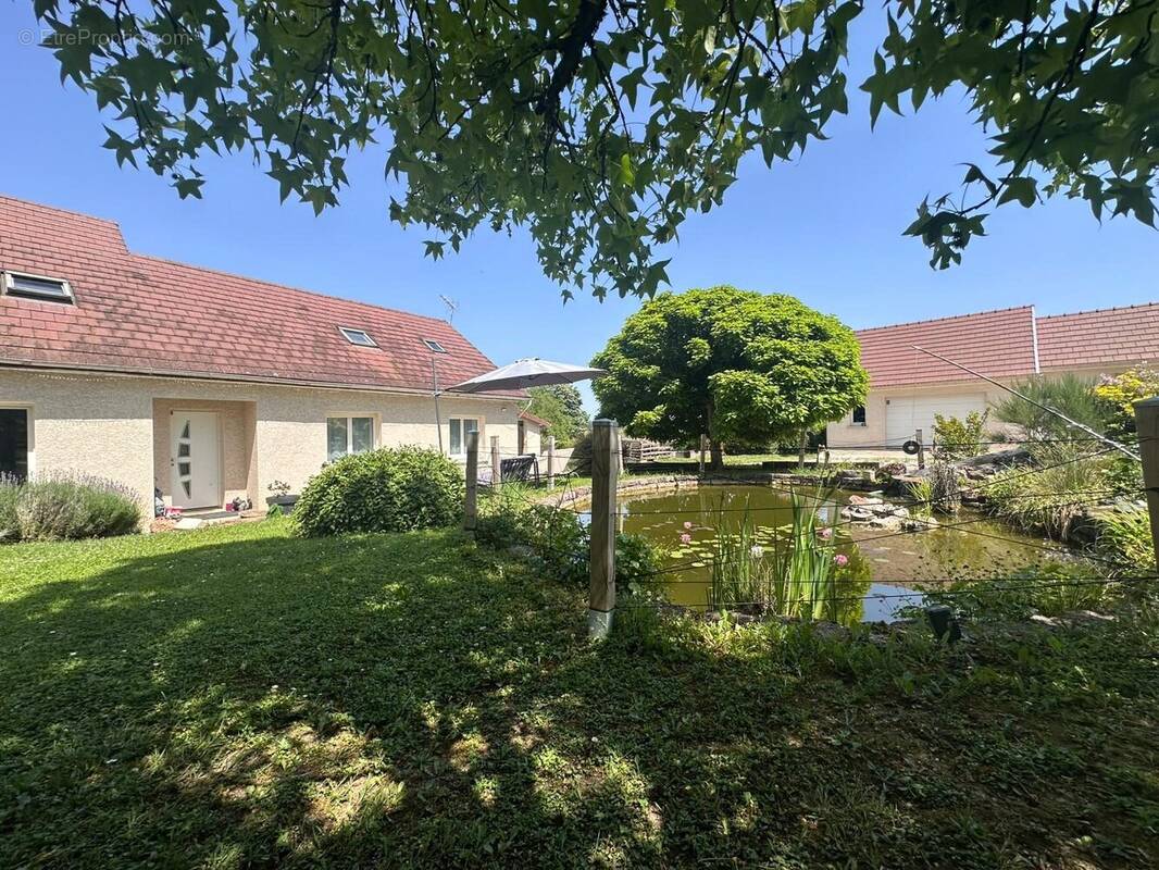 Maison à AUXONNE