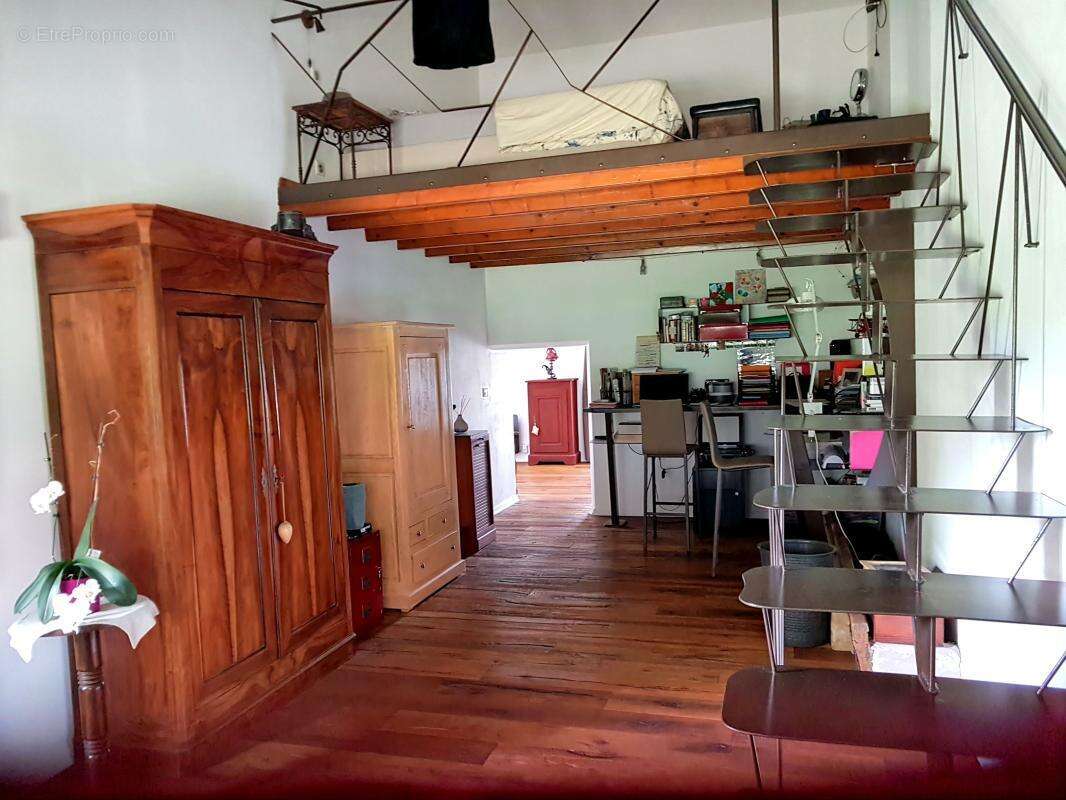 Maison à CHANOZ-CHATENAY