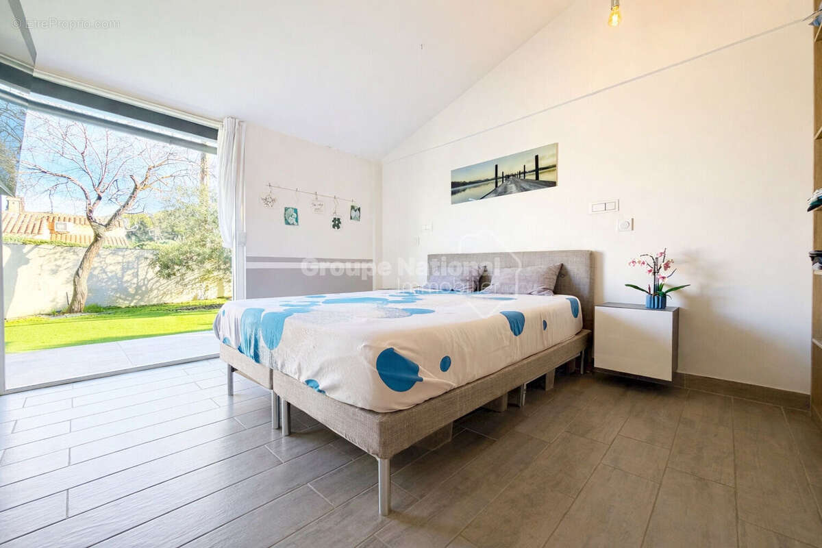 Maison T4/5 de plain-pied avec piscine et double garage - photo 8