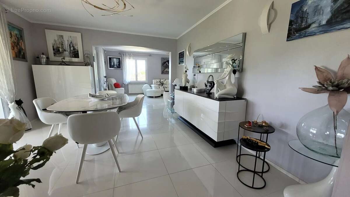 Maison à MANDELIEU-LA-NAPOULE