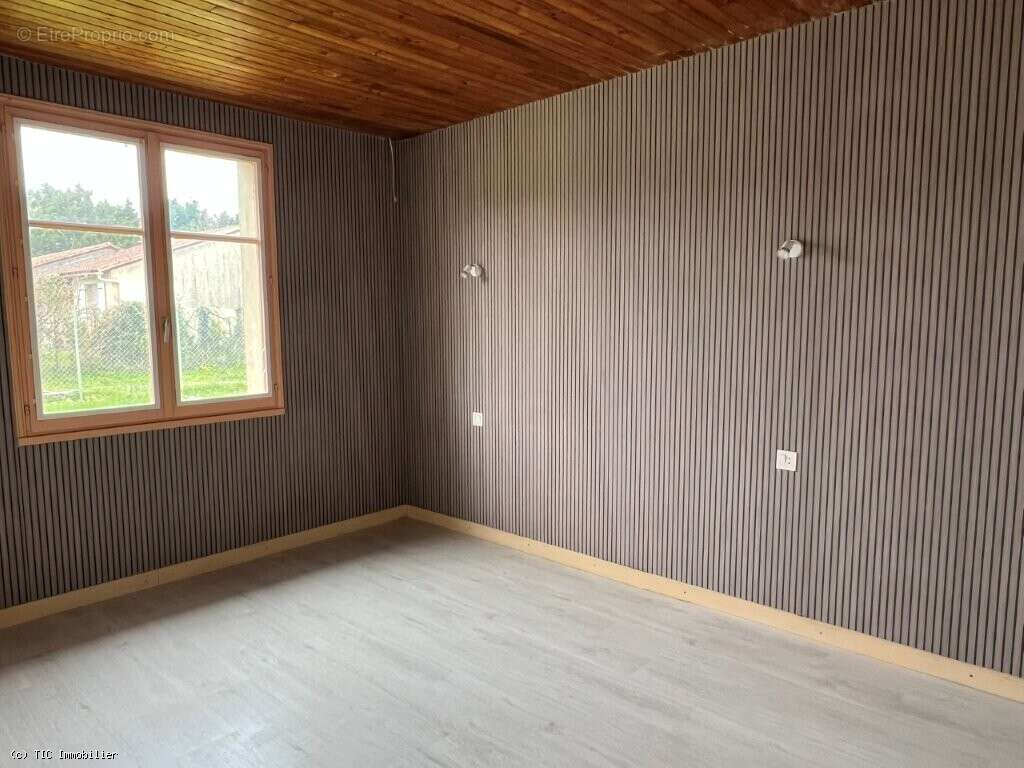 Maison à VILLEFAGNAN