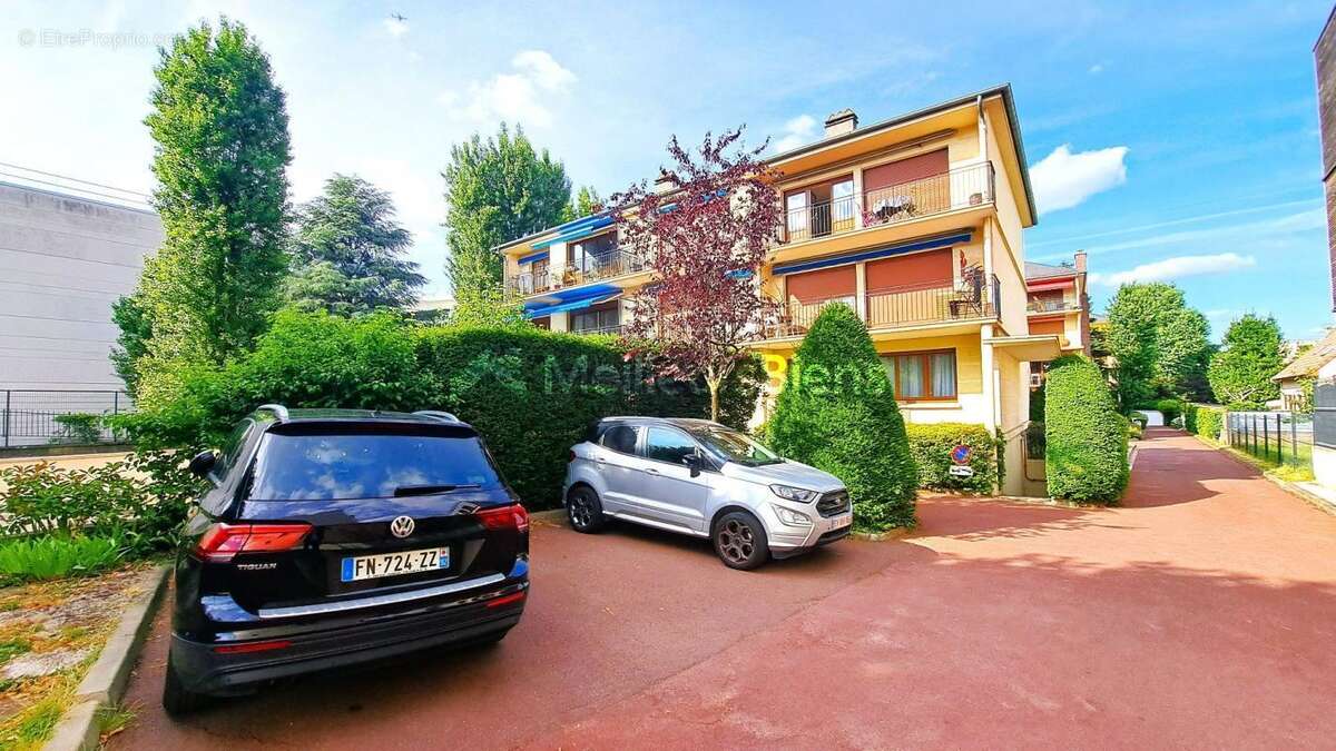 Appartement à ENGHIEN-LES-BAINS