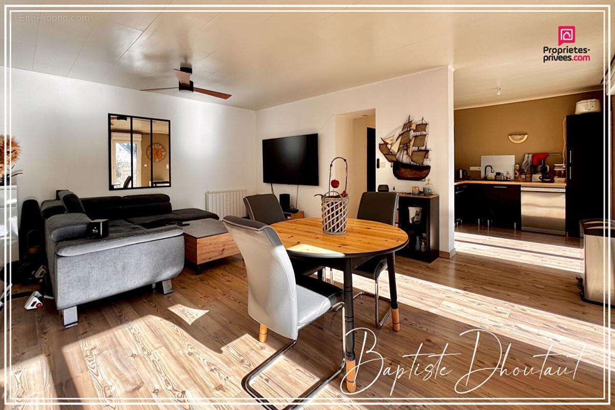 Maison à AUXON-DESSUS