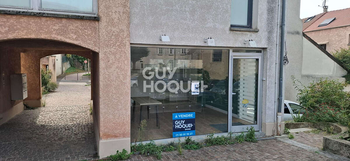 Commerce à AUBERGENVILLE