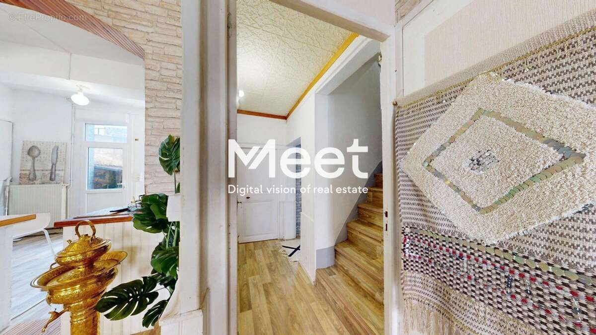 Maison à LIGNY-LE-CHATEL