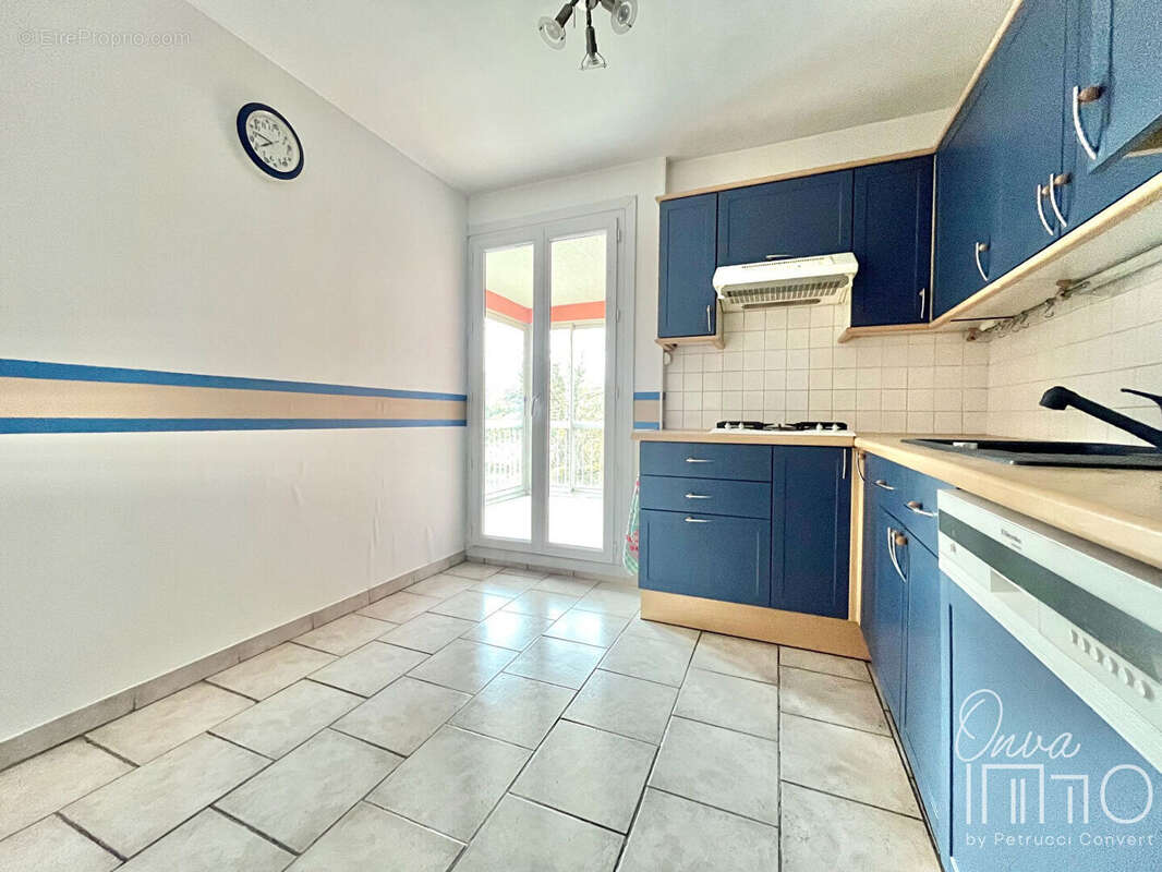Plateau Saint-Rambert  - T4 de 81m² avec loggia et parking - photo 5