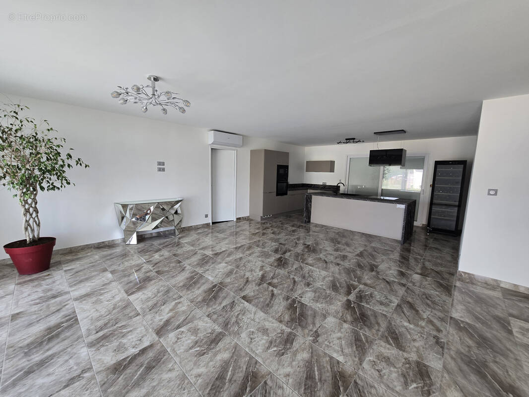 Maison à HAUTERIVE