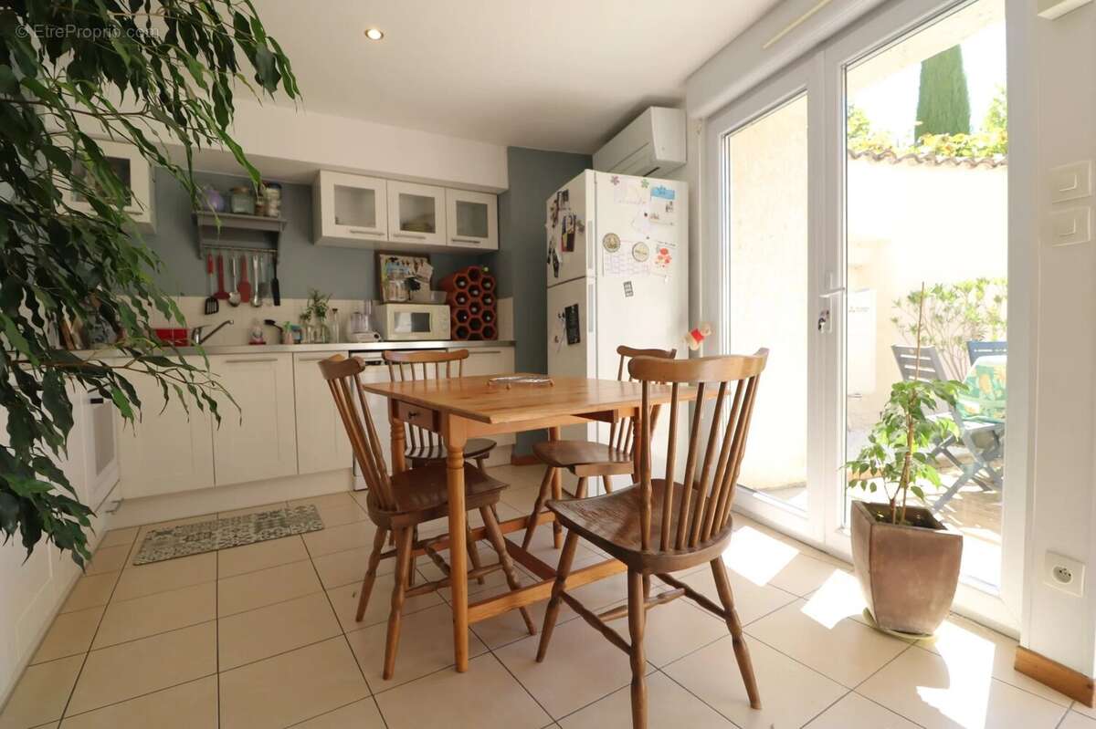 Charmante maison de 70 m² avec terrasse et jardin - photo 2