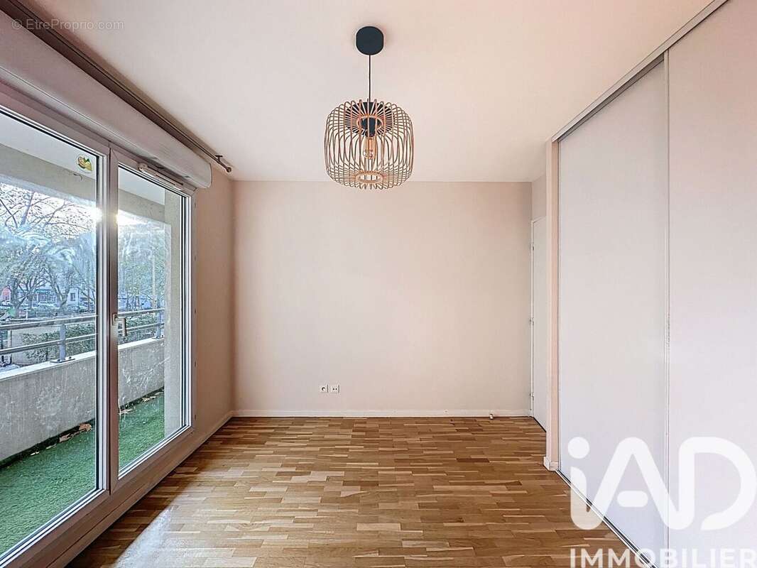 Photo 9 - Appartement à VILLEURBANNE