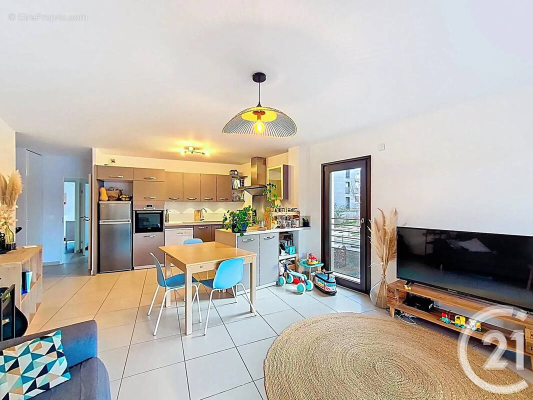 Appartement à SATHONAY-CAMP