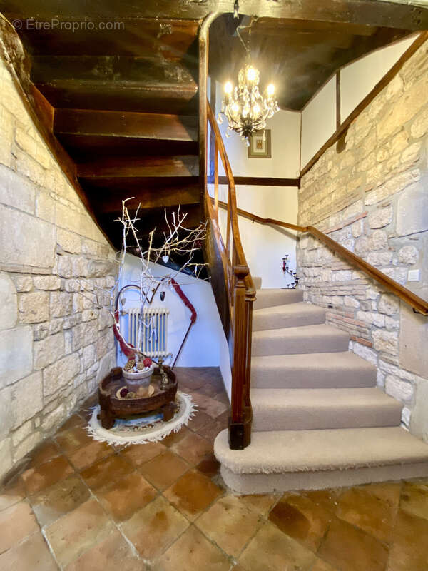 Maison à SAINTE-CECILE-DU-CAYROU