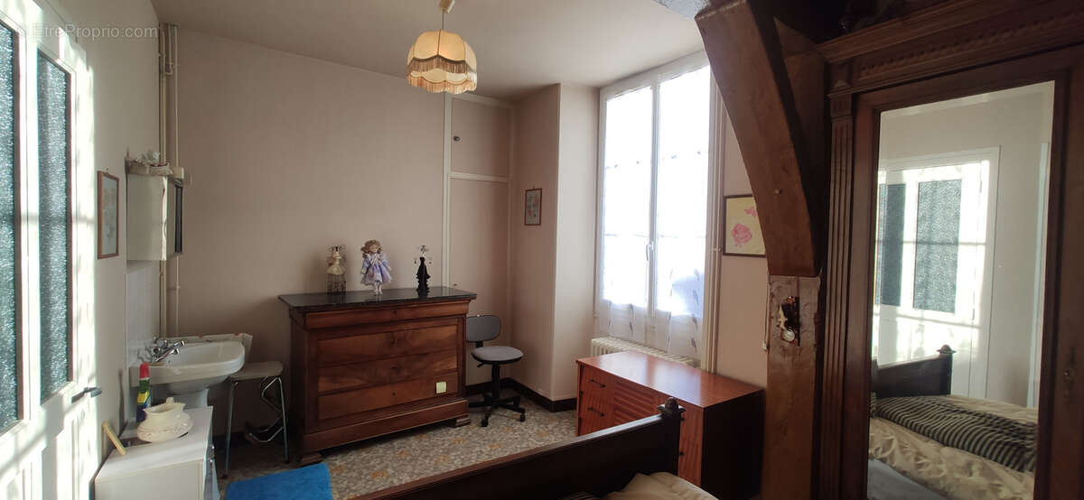 Appartement à SAINT-LAURENT-NOUAN