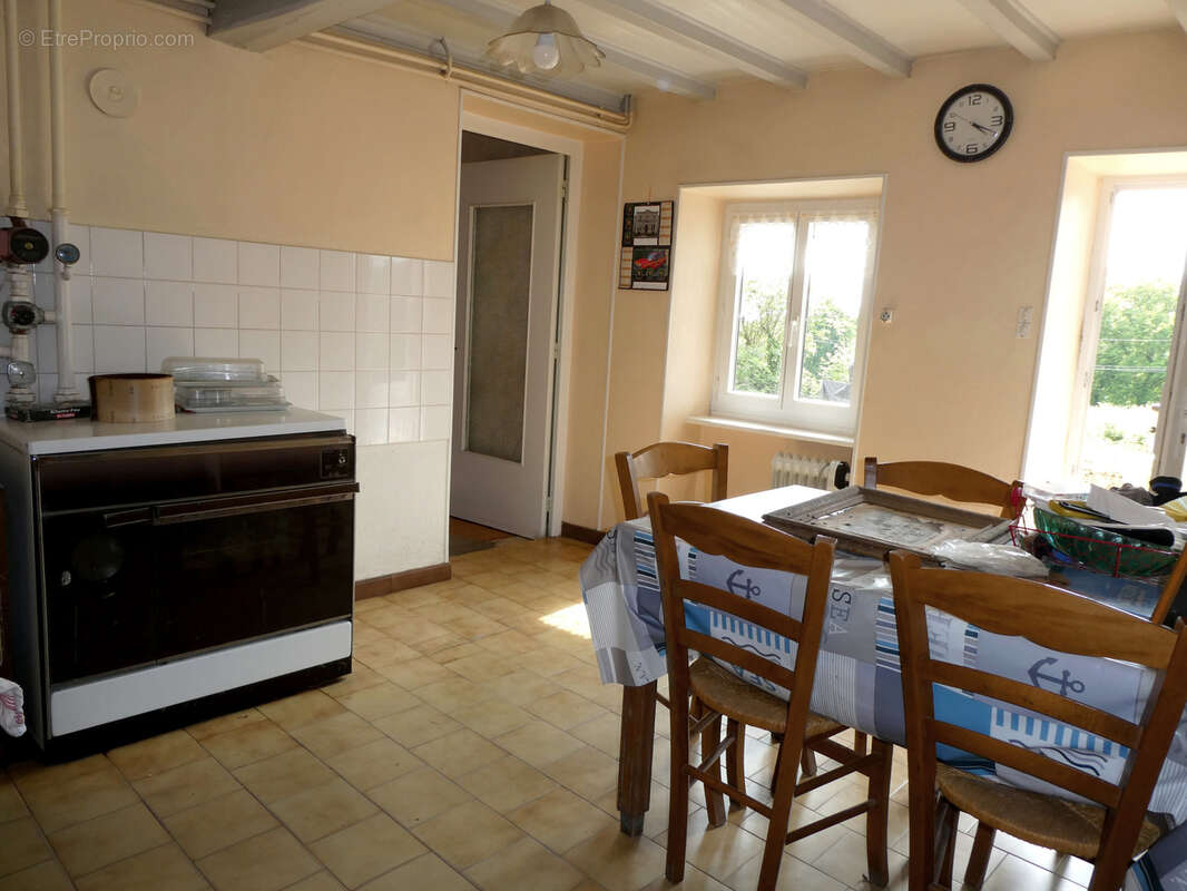 Maison à SAINT-LAURENT-DE-CHAMOUSSET