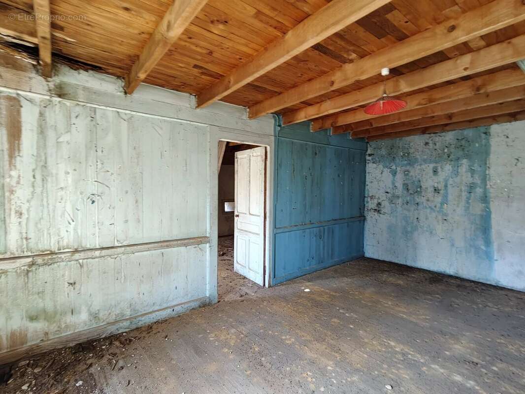 Maison à PIEGUT-PLUVIERS