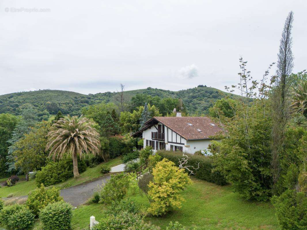 Maison T5 231 m² avec jardin et garage - photo 15