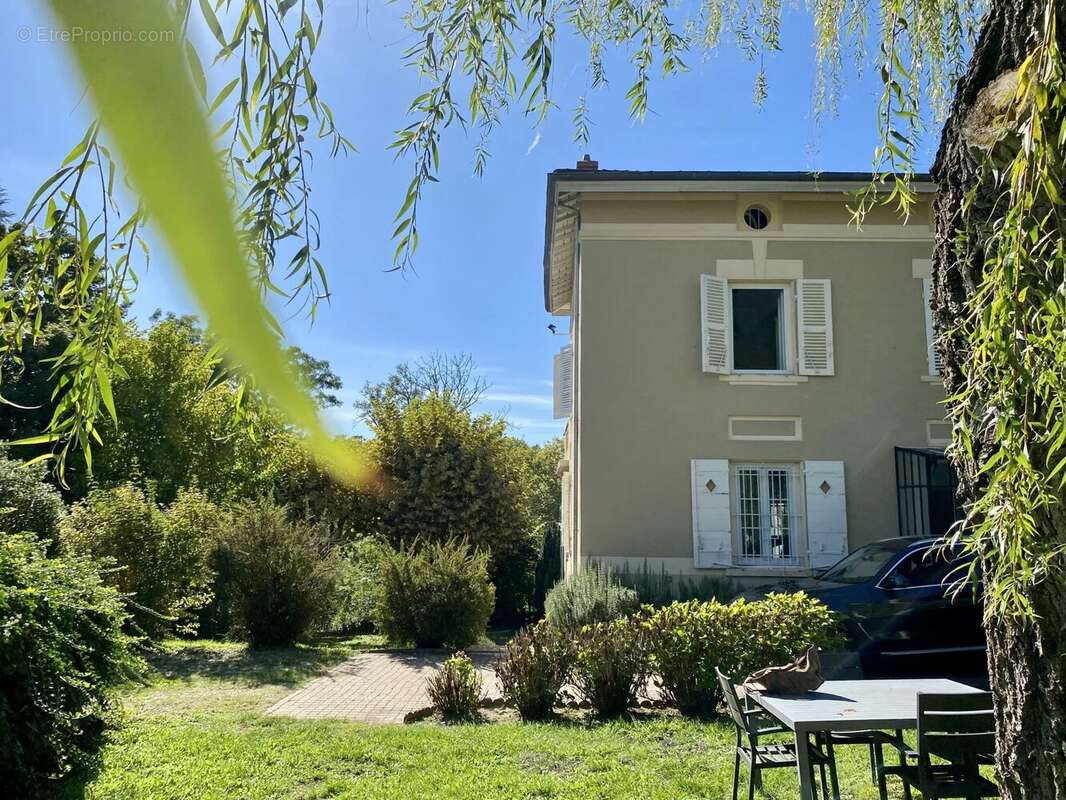Maison à CHARBONNIERES-LES-BAINS