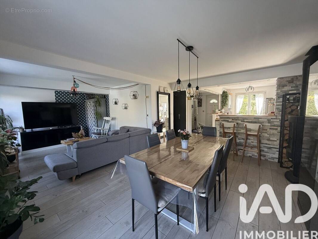 Photo 1 - Maison à VERT-SAINT-DENIS