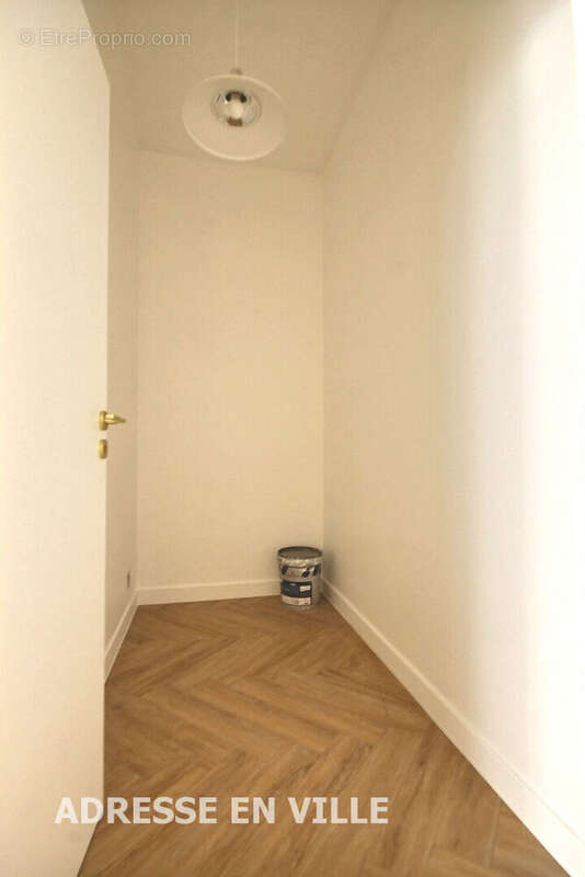 Appartement à LEVALLOIS-PERRET