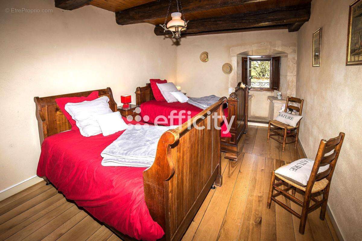 Maison à SAINT-PIERRE-D'EXIDEUIL